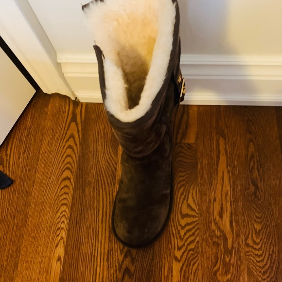 UGG Boots. size 37 - Picture 2 of 5